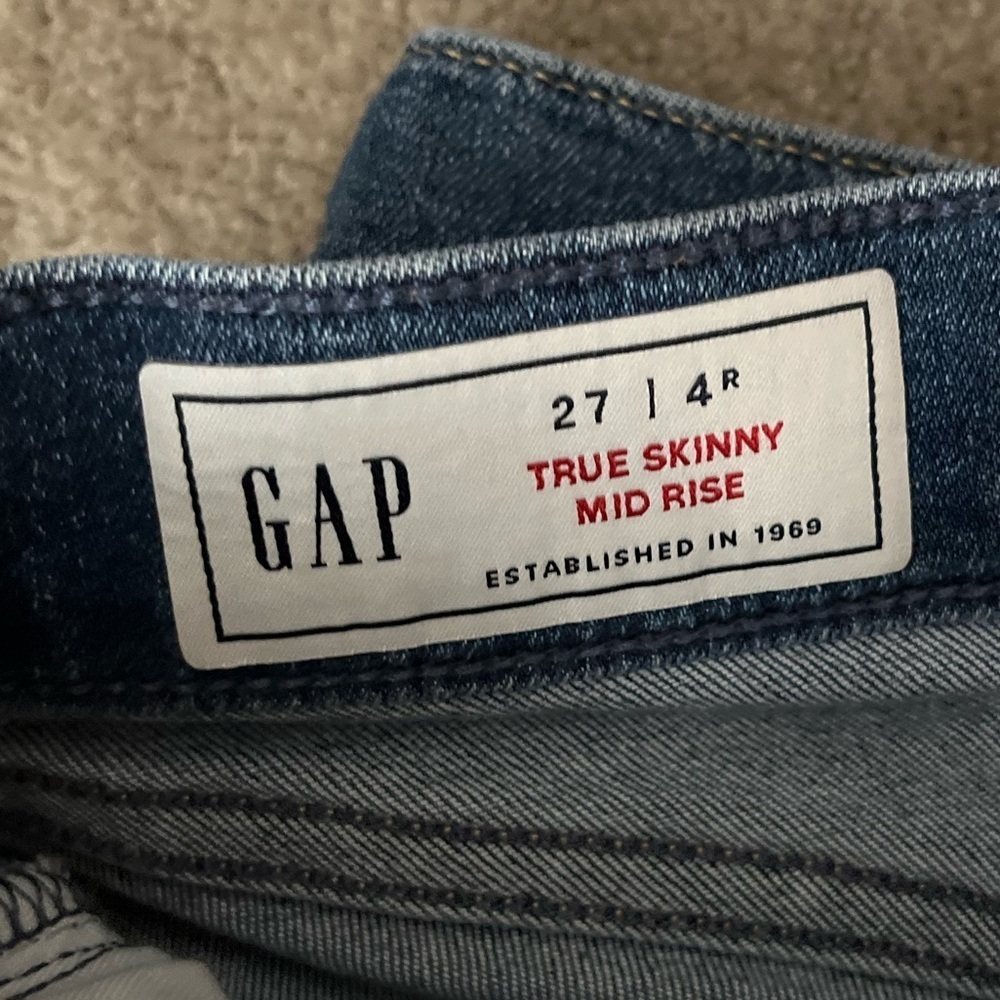 GAP True Skinny Mid Rise Jeans | Size 27 (4R) - Picture 2 of 7